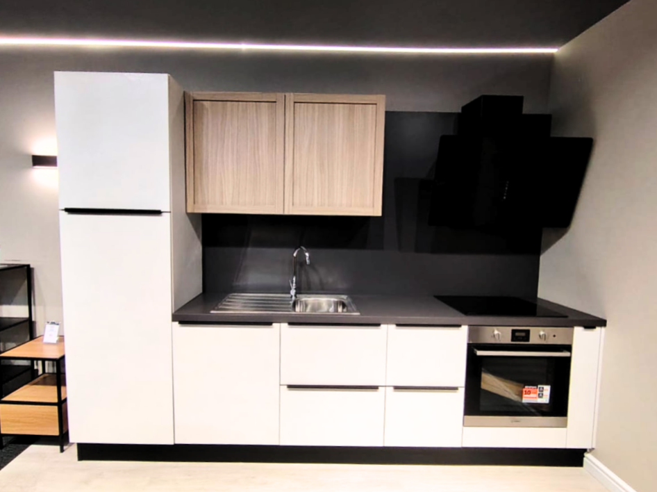 Kuhinja s aparatima Simple - eksponat